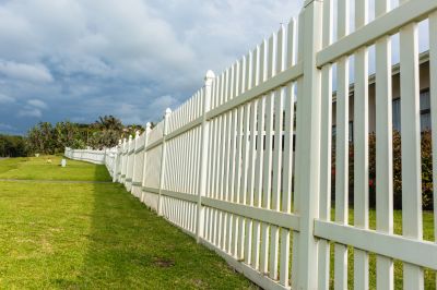 Fence maintenance services